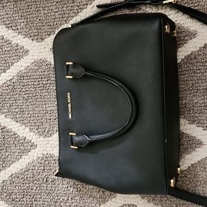 Michael kors crossbody bag